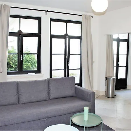 Traditional Modern Centre Apartment