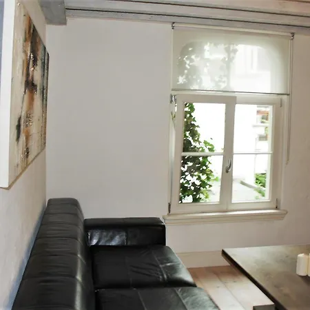 Traditional Modern Centre Apartment